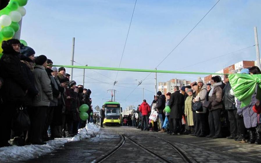 Стаття Коммунальный транспорт объявил войну маршрутчикам Ранкове місто. Київ