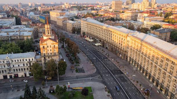 Стаття Больше не пешеходный: движение автомобилей по Крещатику возобновлено Утренний город. Київ