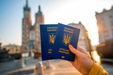 Стаття Порошенко подписал указ о праве украинцев на безвиз Утренний город. Київ