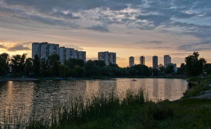 Статья Возле озера Радужное будет благоустроена территория Утренний город. Киев