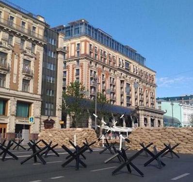 Статья Под Кремль стянули танки Утренний город. Киев