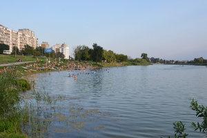 Стаття В Киеве почистят озеро Радужное и приведут в порядок пляж Ранкове місто. Київ