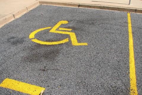 Стаття В Украине многократно увеличен штраф за парковку на местах для лиц с инвалидностью Ранкове місто. Київ