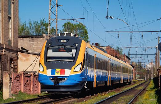 Статья Вместо обычного поезда между Одессой и Кишиневом планируют запустить модернизированный дизель-поезд Утренний город. Киев