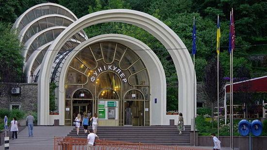 Стаття Столичный фуникулёр закрыли на месяц Утренний город. Київ