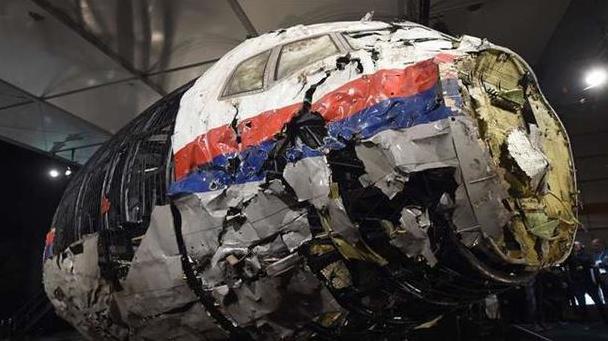 Стаття В СМИ появились новые подробности по крушению MH17 Утренний город. Київ