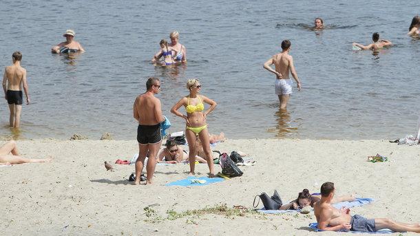 Стаття В Киеве запрещено купаться на всех пляжах Утренний город. Київ