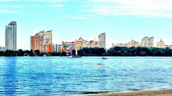 Стаття На некоторых пляжах Киева снова можно купаться Утренний город. Київ