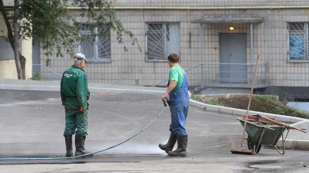 Статья В Киеве каждый четверг будут убирать дворы Утренний город. Киев