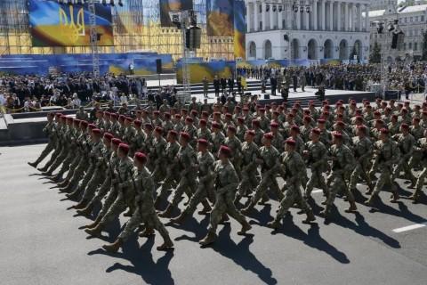 Стаття Стало известно, как пройдут колоны военных по Крещатику во время парада Ранкове місто. Київ