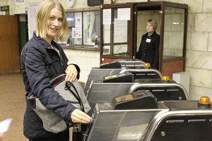 Стаття У пассажиров киевского метро осталось четыре дня для обмена жетонов Утренний город. Київ
