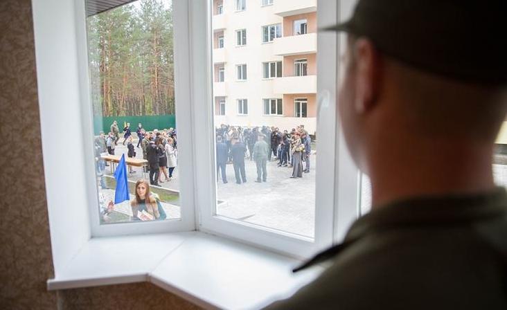 Стаття 76 военнослужащих Национальной гвардии получили квартиры под Киевом Утренний город. Київ