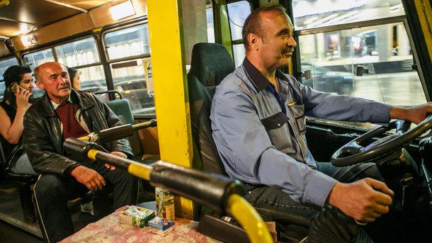 Статья В Киеве вносятся изменения в работу автобусов ночного маршрута №137Н Утренний город. Киев