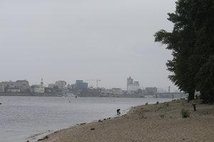 Стаття Въезд на Труханов остров в Киеве ограничат специальными столбиками Ранкове місто. Київ