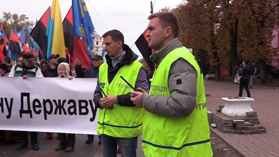 Стаття «Послушай и услышь»: в столице заработала полиция диалога Утренний город. Київ
