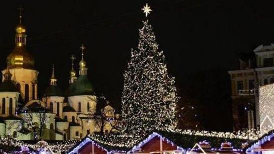 Статья Главная новогодняя елка страны зажжет огни 19 декабря Утренний город. Киев