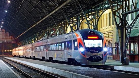 Стаття Украина запустит второй поезд в Польшу Ранкове місто. Київ
