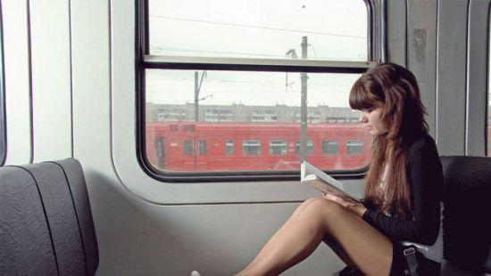 Стаття Во время поездки в украинских поездах можно будет купить книги Утренний город. Київ