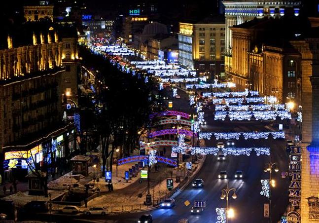 Статья Монтаж новогодней иллюминации в Киеве будет завершен к 10 декабря, – «Киевгорсвет» Утренний город. Киев