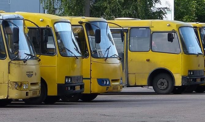 Статья В Киеве 40% маршруток возят пассажиров нелегально, — КГГА Утренний город. Киев