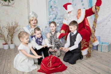 Стаття В российских детсадах запрещают Дедов Морозов Ранкове місто. Київ
