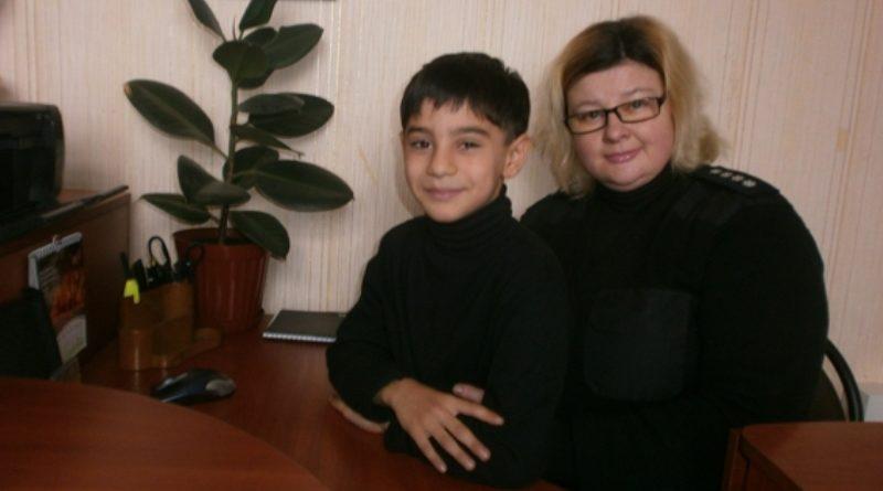 Стаття Женщина-полицейский из Арциза стала мамой для двоих мальчиков-сирот из Луганска Ранкове місто. Київ