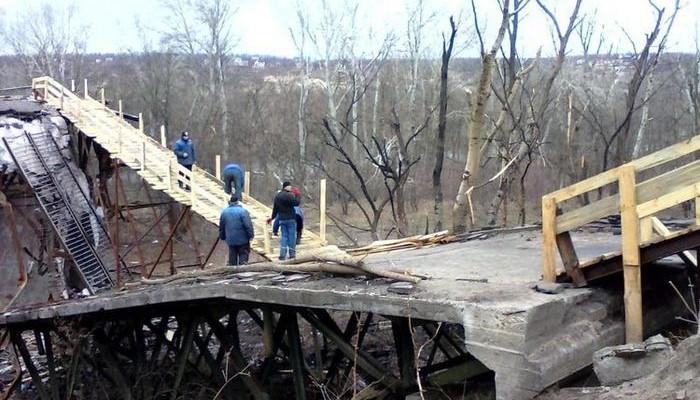 Стаття Мост в Станице Луганской отремонтируют в начале декабря Ранкове місто. Київ