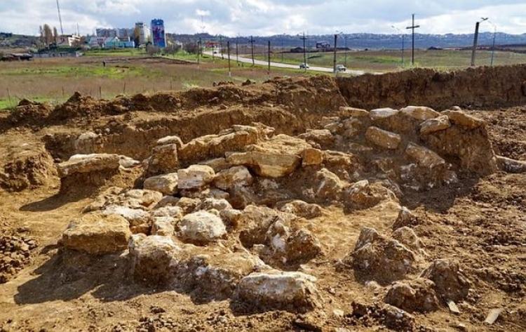 Стаття Раскопки в Крыму – большинство памятников будет снесено и или похоронено под трассой Ранкове місто. Київ