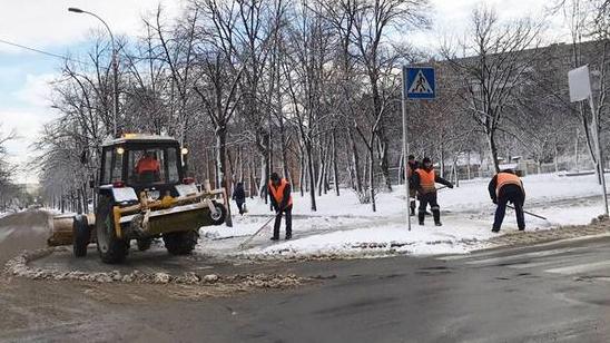 Стаття В столице будут штрафовать за неубранный вовремя снег Утренний город. Київ