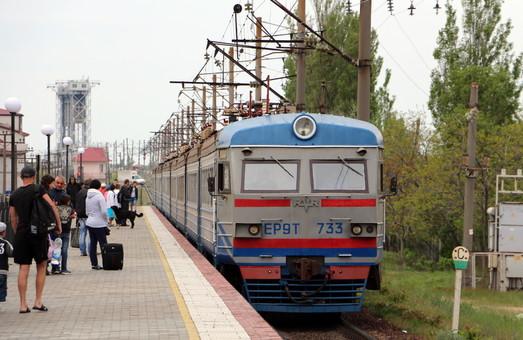 Стаття Одесская железная дорога взялась продавать билеты на автобусы Ранкове місто. Київ