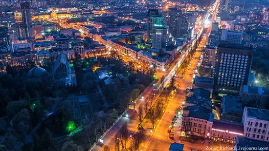 Стаття На киевских улицах появится новое освещение Утренний город. Київ