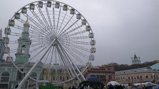 Стаття Новогодний городок на Контрактовой площади будет работать еще месяц Ранкове місто. Київ