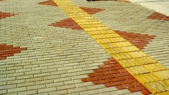 Стаття На столичных тротуарах появится тактильная плитка Ранкове місто. Київ