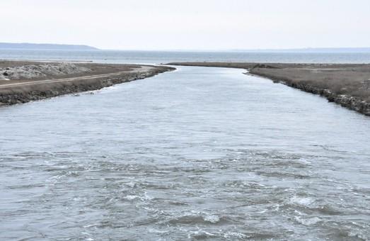 Стаття Тилигульский лиман уже получает воду из Черного моря (ФОТО) Ранкове місто. Київ