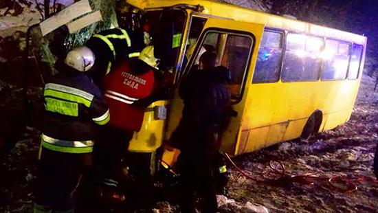 Стаття В Киеве проверят всех перевозчиков после аварии с участием двух маршруток Ранкове місто. Київ