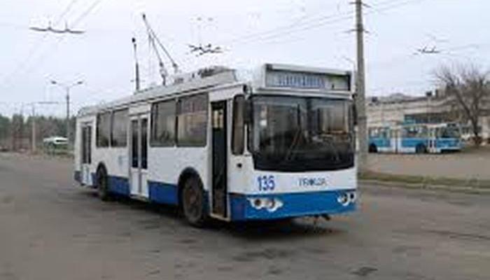 Стаття В троллейбусах Северодонецка билет можно оплатить через смартфон Ранкове місто. Київ