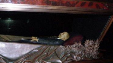 Стаття Ленин в мавзолее: самые страшные страшилки и загадки мумии Ранкове місто. Київ