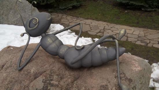 Стаття В саду камней на Оболони появилась новая скульптура Ранкове місто. Київ