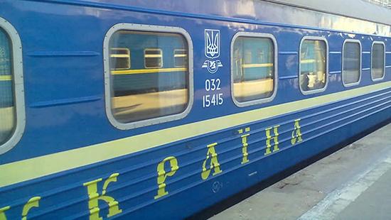 Стаття «Укрзализныця» запустит 23 дополнительных поезда на пасхальные праздники Ранкове місто. Київ