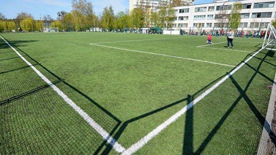 Стаття В Святошинском районе появилось еще одно футбольное поле с искусственным покрытием Ранкове місто. Київ