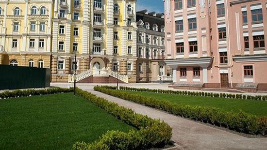 Стаття На Воздвиженке появится сквер вместо отеля Ранкове місто. Київ