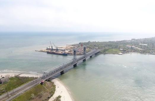 Стаття Президент Эстонии намерена поднять тему Затоки на высшем уровне Ранкове місто. Київ
