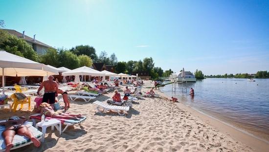 Стаття В Гидропарке официально открыли «Детский» пляж Ранкове місто. Київ