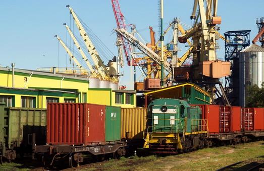 Стаття Из Одессы отправился первый контейнерный поезд в Днепр Ранкове місто. Київ