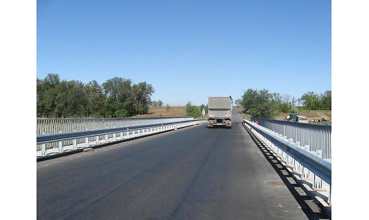 Стаття На Донетчине заканчивается капремонт моста через реку Соленая. ФОТО Ранкове місто. Київ