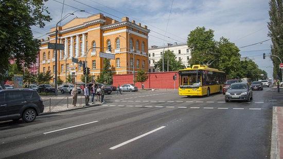 Стаття На бульваре Шевченко появится полоса для общественного транспорта Ранкове місто. Київ