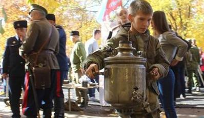 Стаття Как в «ЛНР» казаки «гуляют» Ранкове місто. Київ