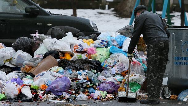 Стаття Горы мусора в Киеве: куда обращаться, чтобы вывезли отходы? Ранкове місто. Київ
