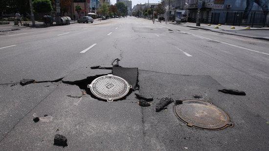 Стаття Столица постепенно откажется от ямочного ремонта Ранкове місто. Київ