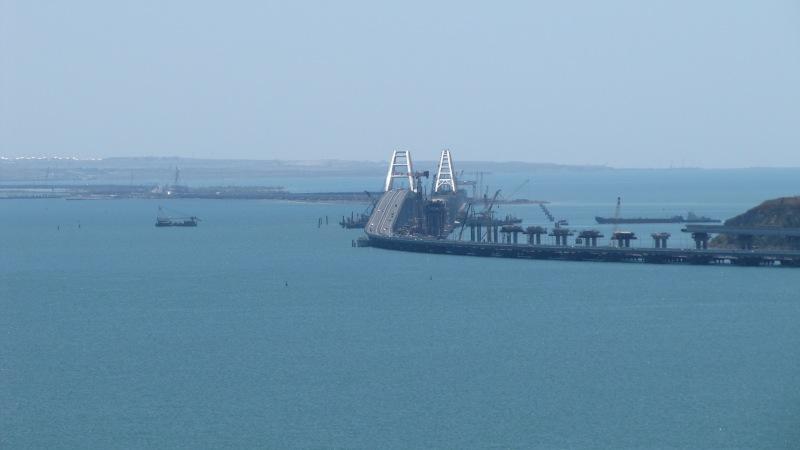 Стаття Строительство Керченского моста вызвало заиливание главного судоходного маршрута Ранкове місто. Київ